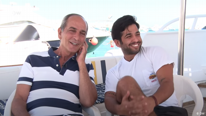 صورة هشام سليم وابنه نور حديث السوشيال ميديا