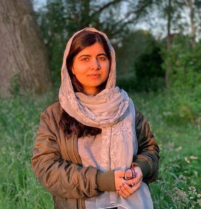 بالصور - هكذا احتفلت ملالا بتخرجها من 