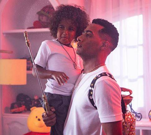 بعد شقيقته.. متابعة تسخر من لون بشرة إبن محمد رمضان وهو يسكتها برده