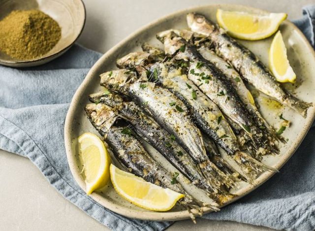 لا تعرفون الكثير عن السردين... هكذا يحميكم من الأمراض