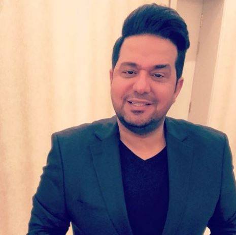 حاتم العراقي ينعى والدته بكلمات مؤثرة