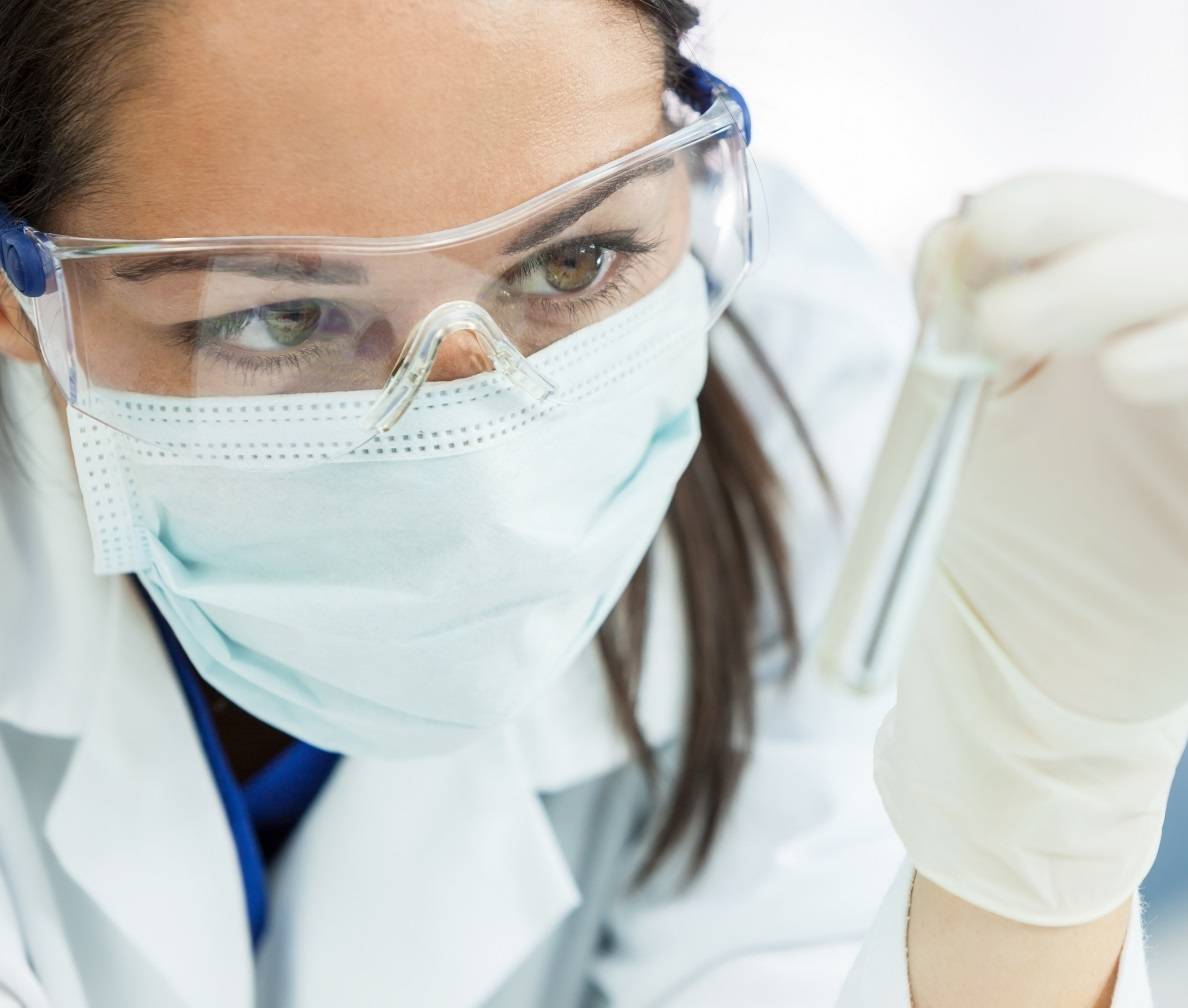 نصائح خبيرة - هكذا تتجنبين تأثير الكمامة المزعج على بشرتك