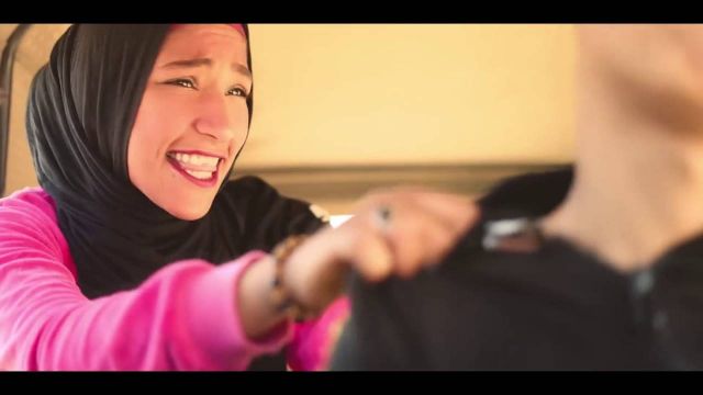 القبض على فتاة 