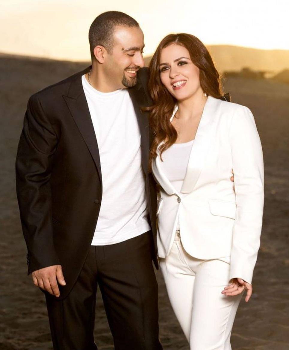 قلب وخرزة زرقاء .. هكذا احتفل أحمد السقا بيوم ميلاد زوجته