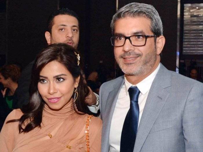 مدير أعمال شيرين السابق يضعها في موقف صعب ويقاضي شقيقها