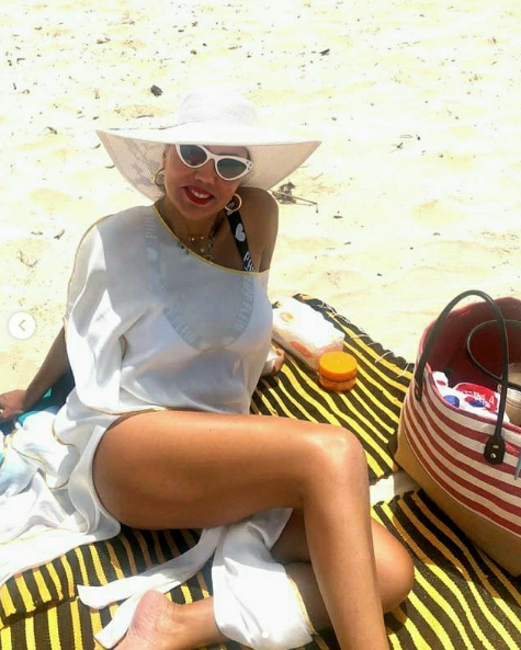 بالصور - رانيا يوسف بأكثر من مايوه وكندة علّوش تعلّق: 