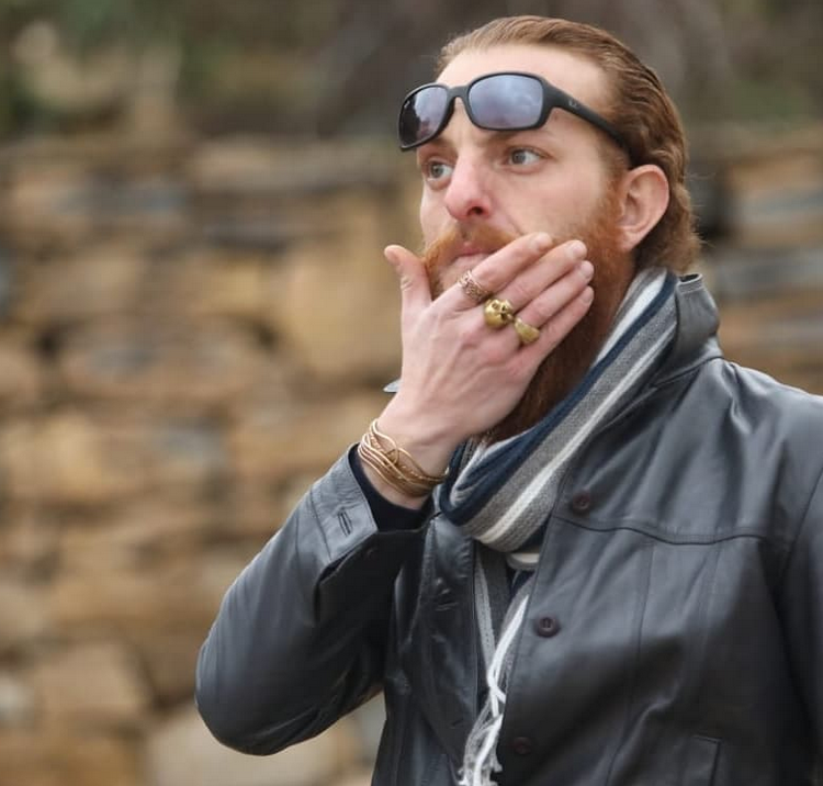 أويس مخللاتي يتغزل بنادين نسيب نجيم ويقارن بينها وبين بطلات 