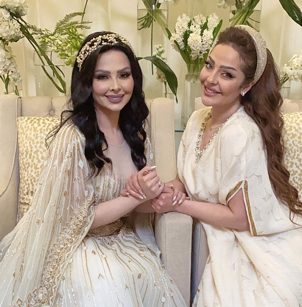 بالصور – شقيقة ديانا كرازون تفاجئ الجميع بخطوبتها وهذا هو خطيبها