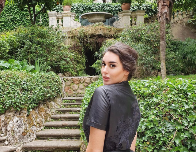 بالصورة - ياسمين صبري تتهم بتقليد صديقة كريستيانو رونالدو