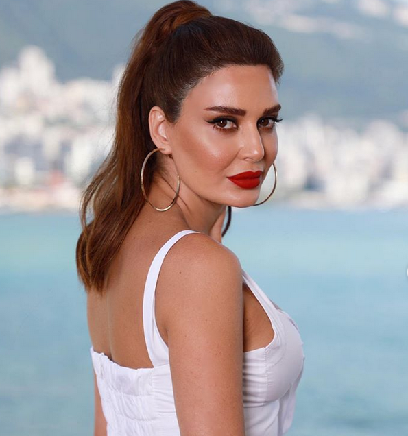 بالصورة – هل اختلفت ملامح سيرين عبد النور عما كانت عليه منذ 18 عاماً؟