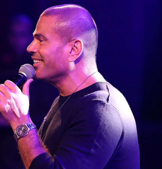 صورة نادرة – عمرو دياب يتوسط علاء ولي الدين وأحمد زكي