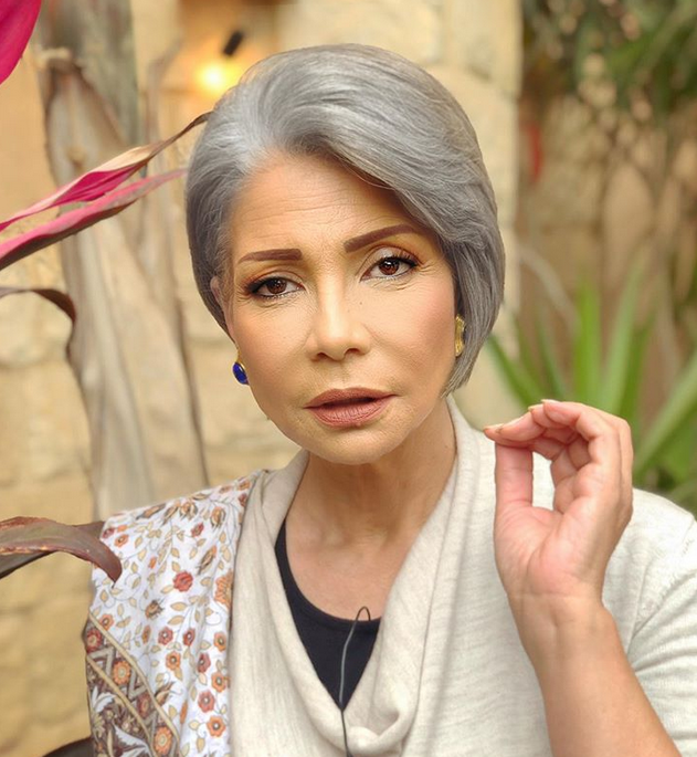 بالصورة - الشبه بين سوسن بدر وحفيدتها حديث الجمهور