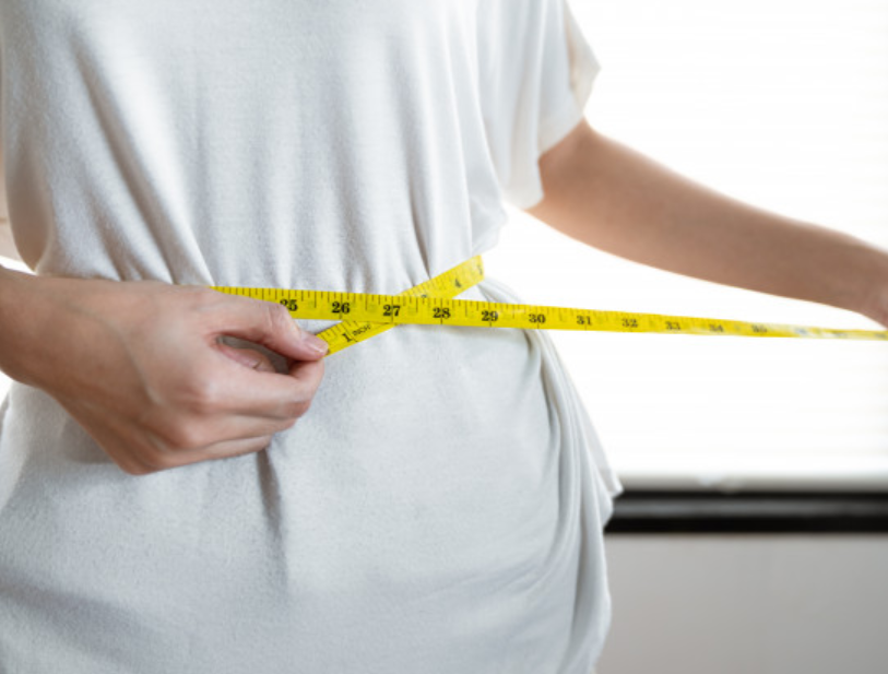 جربي حزام القهوة وزيت الزيتون لنسف الدهون