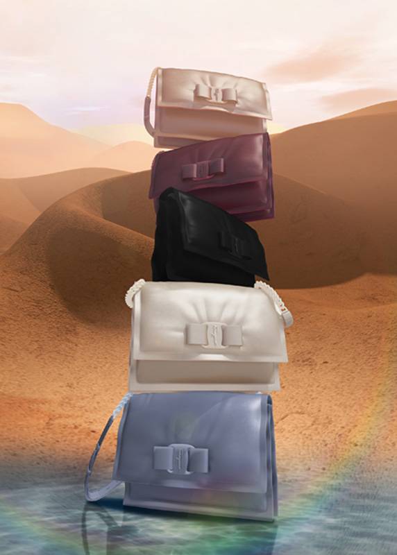 دار Salvatore Ferragamo تقدّم حقيبة VIVA Bow الجديدة