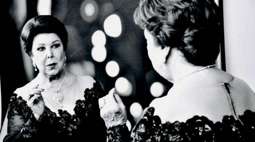 أحد أقارب رجاء الجداوي يكشف مفاجأة:  8 من عائلتها ماتوا بكورونا!