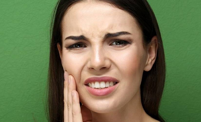 أوجاع الحنك... هكذا يمكن التخلص منها في 30 ثانية