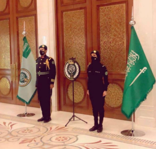 إمرأة في الحرس الملكي السعودي تتصدر 