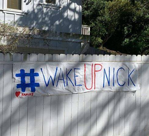 فيروس كورونا يودي بحياة ممثل عالمي شاب.. وزوجته تروي لحظاته الأخيرة