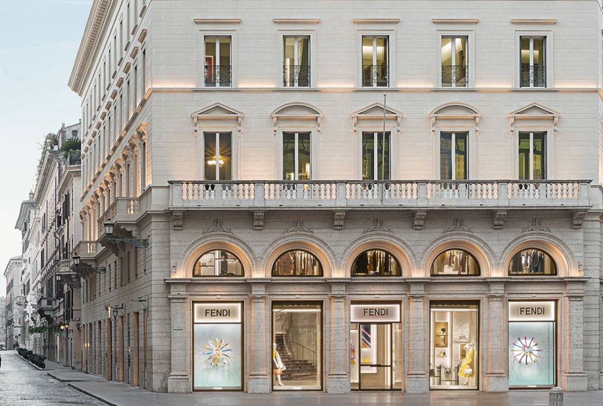 بالفيديو - لوحة موسيقية من Fendi تجمع فيفالدي والتاريخ وغروب الشمس