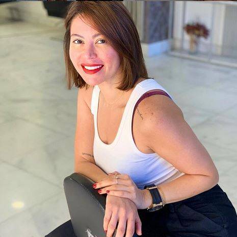 بالصور - لقاء الخميسي باطلالة صيفية بسيطة ومبهرة