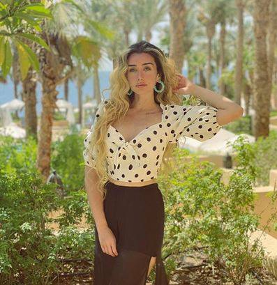 بالصور - هنا الزاهد تدعم الفتيات ضد التحرش وتتنافس مع زوجة كريم فهمي