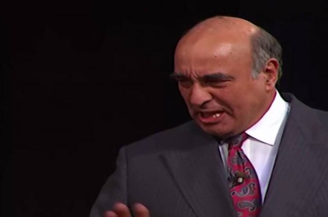 صور نادرة جداً من طفولة وشباب يوسف داود... لاحظوا  كم تغير