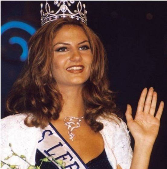 بالصورة - هل تتذكرون ساندرا رزق ملكة جمال لبنان للعام 2000؟ ابنتها تضاهيها جمالاً