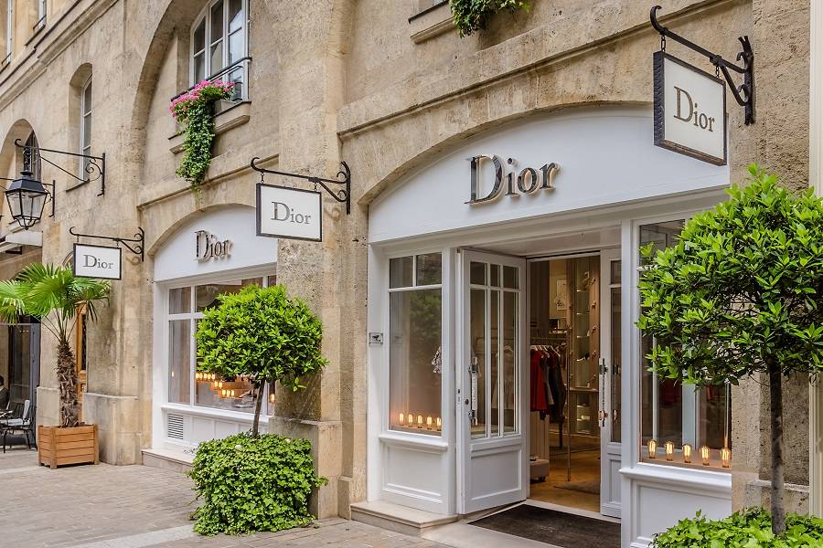 Dior Homme نظرة جديدة بلمسة أفريقية لرجل ربيع وصيف 2021