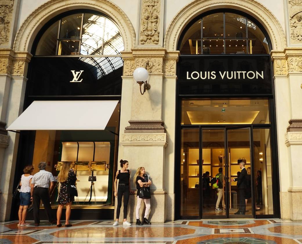بالفيديو – Louis Vuitton تعد بالكثير من التنوع في مجموعة ربيع وصيف 2021