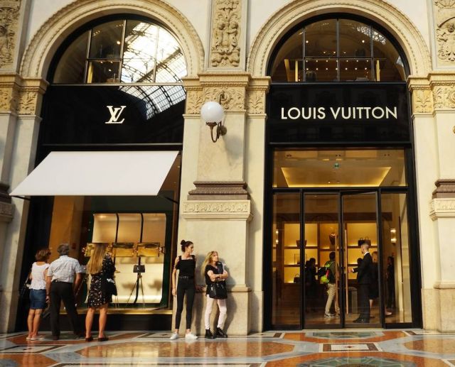 بالفيديو – Louis Vuitton تعد بالكثير من التنوع في مجموعة ربيع وصيف 2021