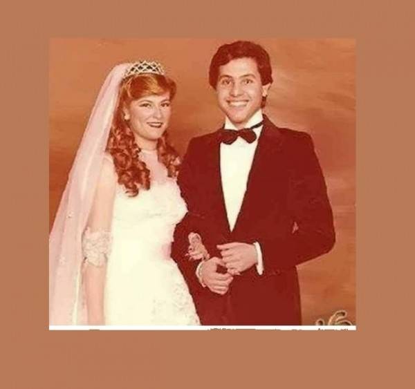 هانس شاكر وزوجته نهلة في يوم زفافهما 