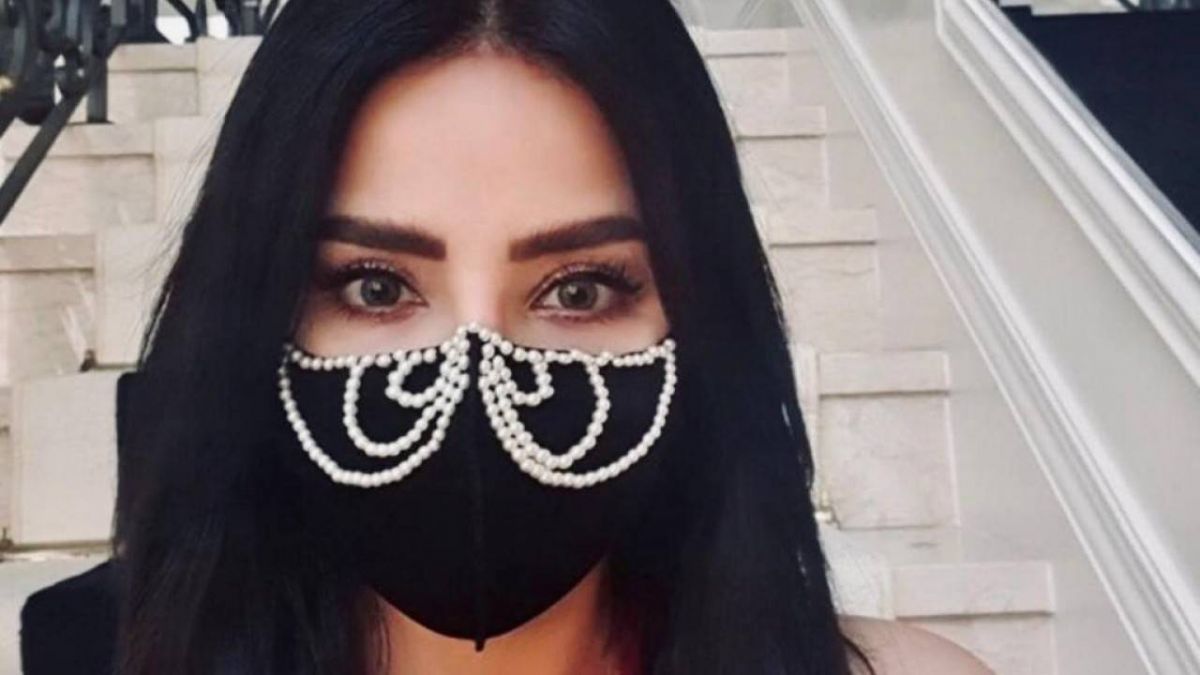 كمامات مشاهير احدثت ضجة بغرابتها!