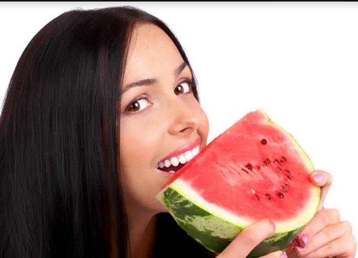 تناولوا هذه الفاكهة الصيفية لإنقاص الوزن