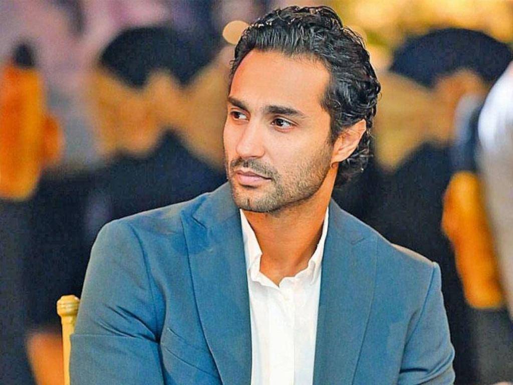 بالفيديو - لحظة سقوط كريم فهمي في البحر من فوق قارب