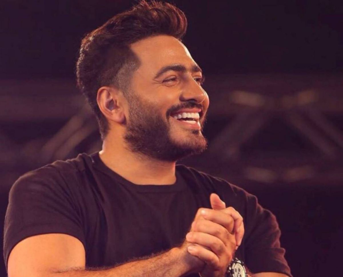 تامر حسني لأحمد فلوكس: شكلك مجروح جامد والأخير يرد