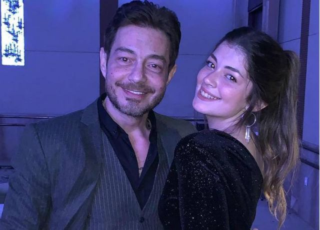 بالفيديو - أحمد زاهر يدافع عن ابنته ويهدد المتحرشين