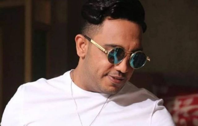 في ظهوره الأول بعد وفاة نجله.. أوس أوس يتجاوز أحزانه