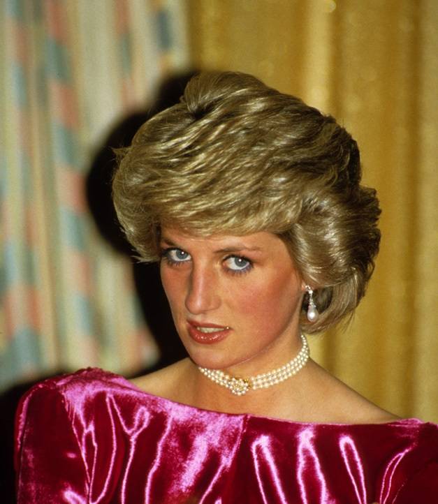 صور نادرة من زيارة الأميرة ديانا للخليج منذ 31 عاماً... جلسة وشاي عربيان