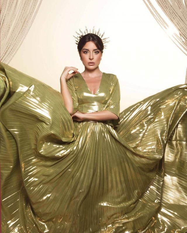 الملابس: FARFALLA DOLCE