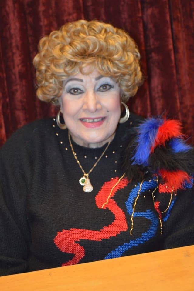 معاناة عايدة كامل من المرض: ادعوا لي