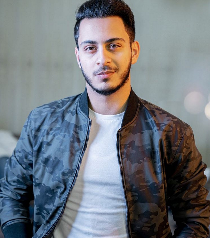 بالصورة – بعد الجدل حول هويتها جمال خطيبة نجم 