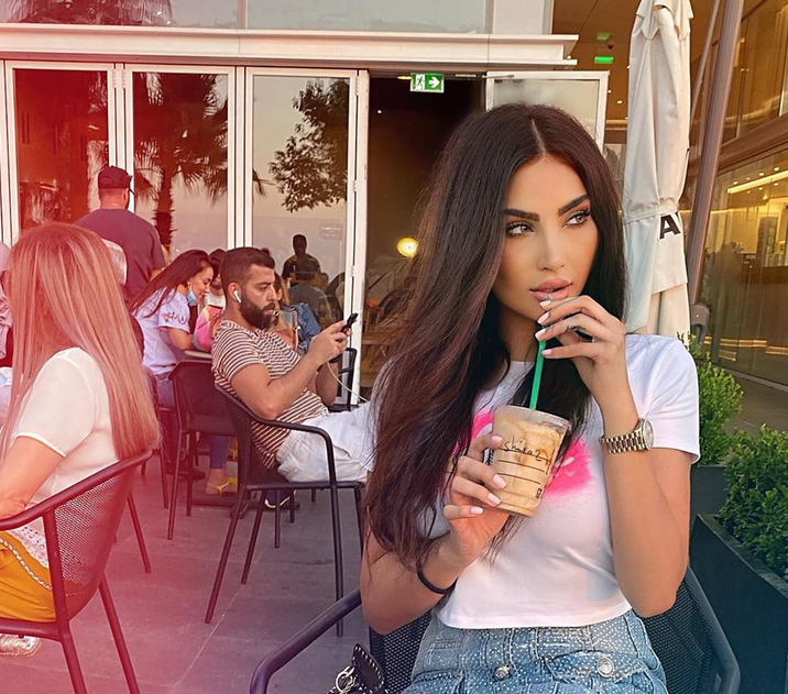 بالفيديو – شيراز تثير الجدل بحكمها على أغنية إليسا الجديدة... 