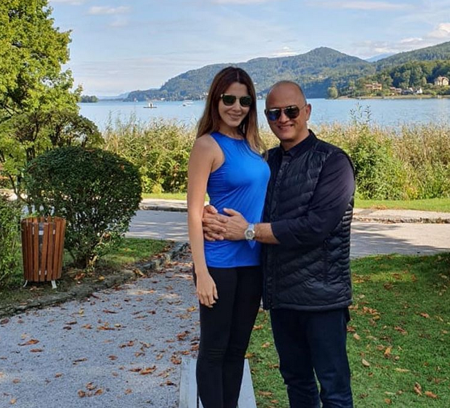 بالفيديو – نانسي عجرم وزوجها يحسمان الجدل ويكشفان تفاصيل ليلة الاقتحام