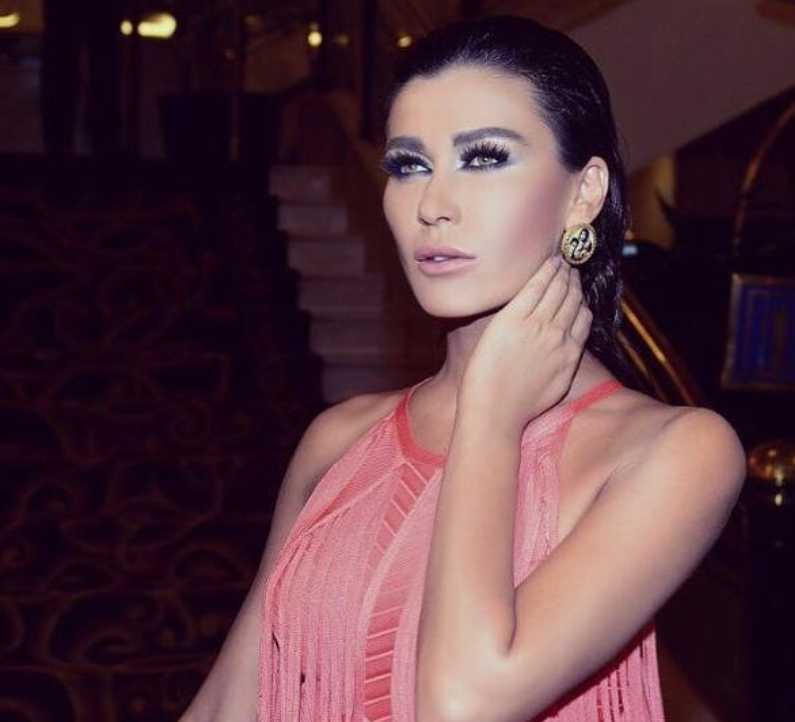 بالصورة – رسالة ألم من نادين الراسي بسبب بعد أولادها عنها