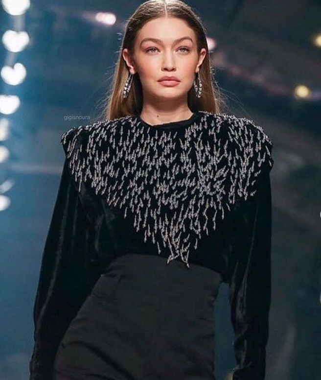 بالصور -  جمال ديكور منزل جيجي حديد العربي يسرق الأضواء مع تعويذة ضد الحسد