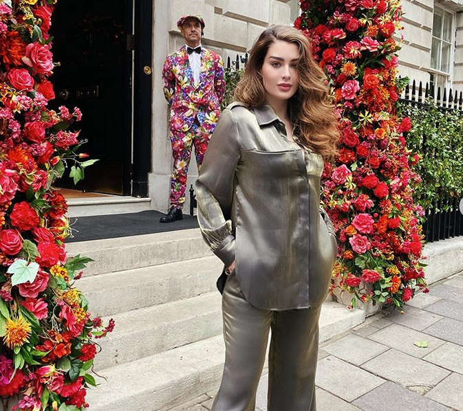 بعد فضائح طلاقها روان بن حسين تتهم بالكذب بشأن مرضها بسبب صورها في المسبح