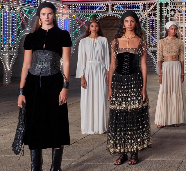 من أجواء عرض مجموعة Dior Cruise 2021 