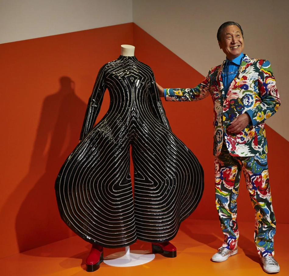 عالم الموضة يخسر وجهه الأسيوي الأبرز