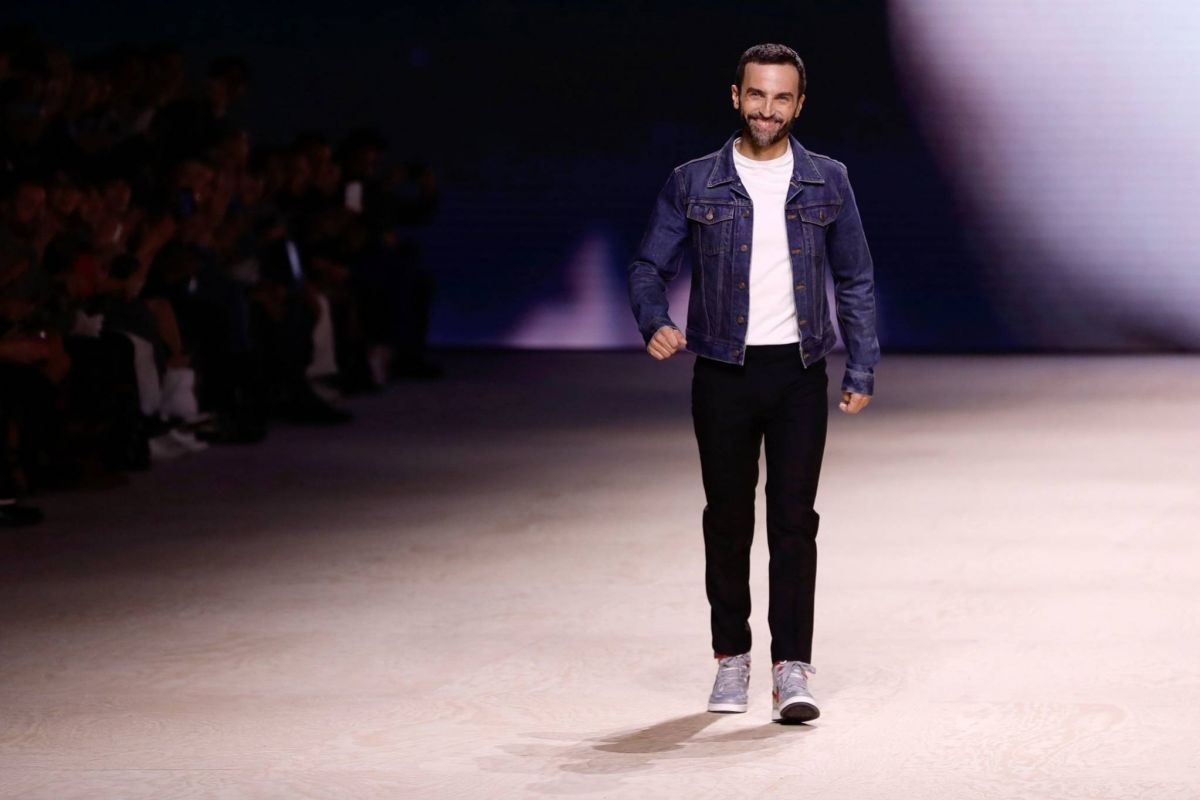 مدير Louis Vuitton الإبداعي مصور فوتوغرافي لمجموعة الخريف