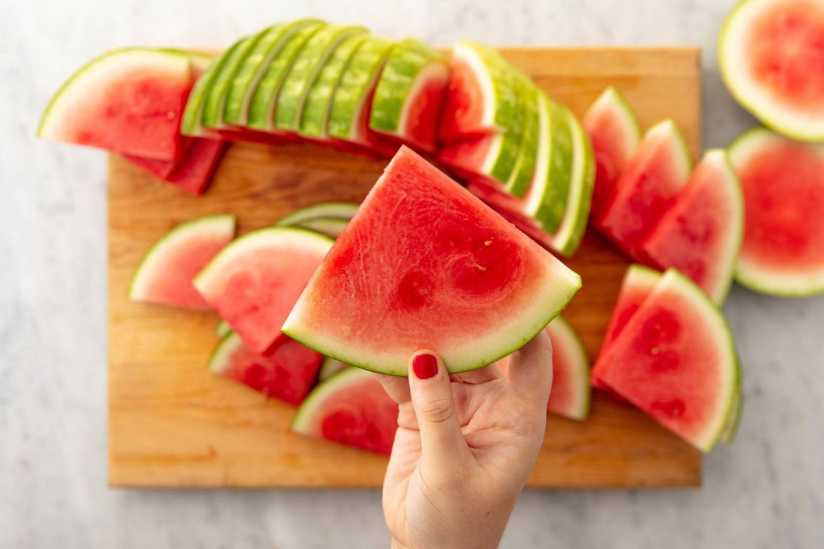 تعلمي طريقة حفظ البطيخ التي تمنع تلفه وتغير طعمه